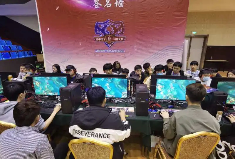 他总能在关 他总能在关