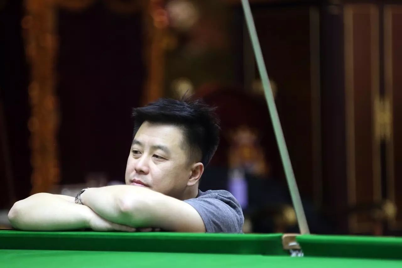 [乒乓球]世乒联冠军赛重庆站男单第1轮：梁靖崑VS卢伟 集锦.